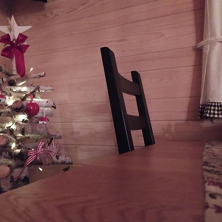 Vodenica Vrelo Chalets Vrelo Koreničko Habitación foto